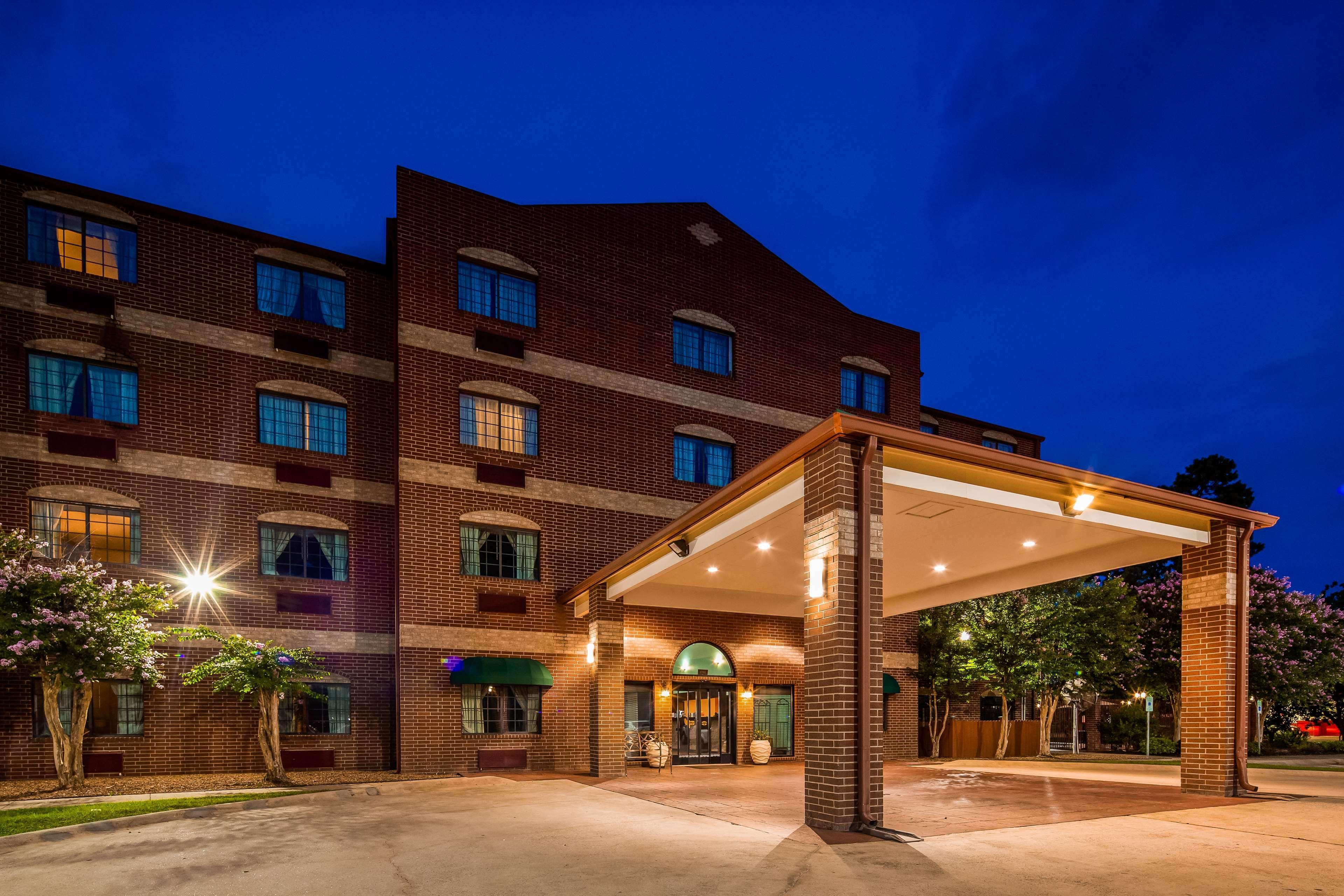 Best Western Plus The Woodlands Exterior photo