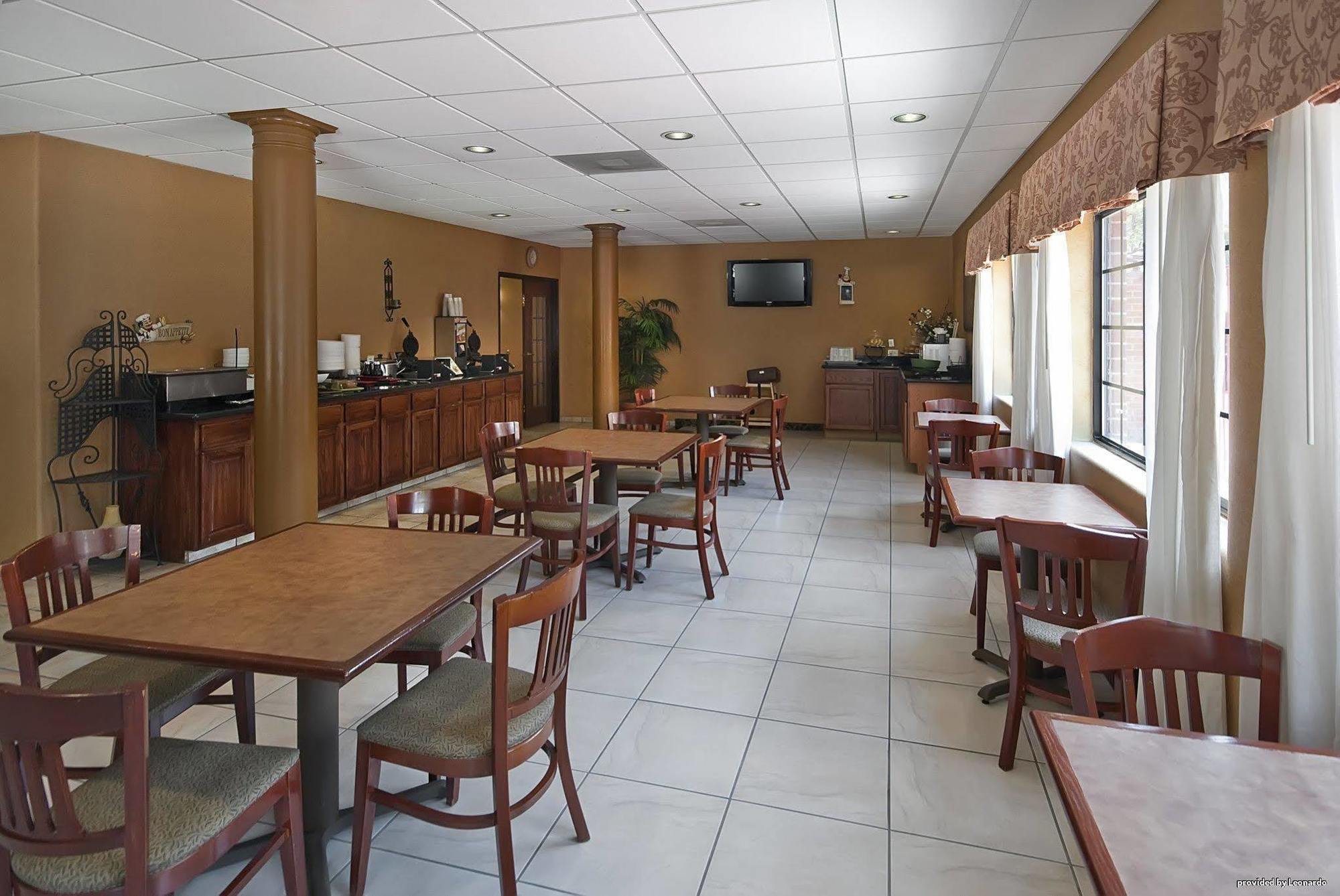 Best Western Plus The Woodlands Restaurant photo